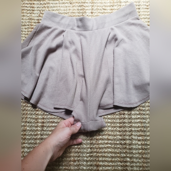 Lulus skirt/shorts size small grayish/brown - Picture 3 of 3
